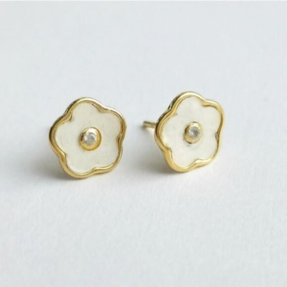 Atelier Jewelry - Mother of Pearl Flower earrings with diamond in 14k gold NEW